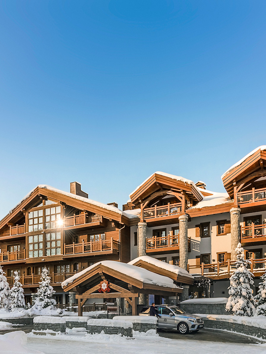 APG - Hotel front day