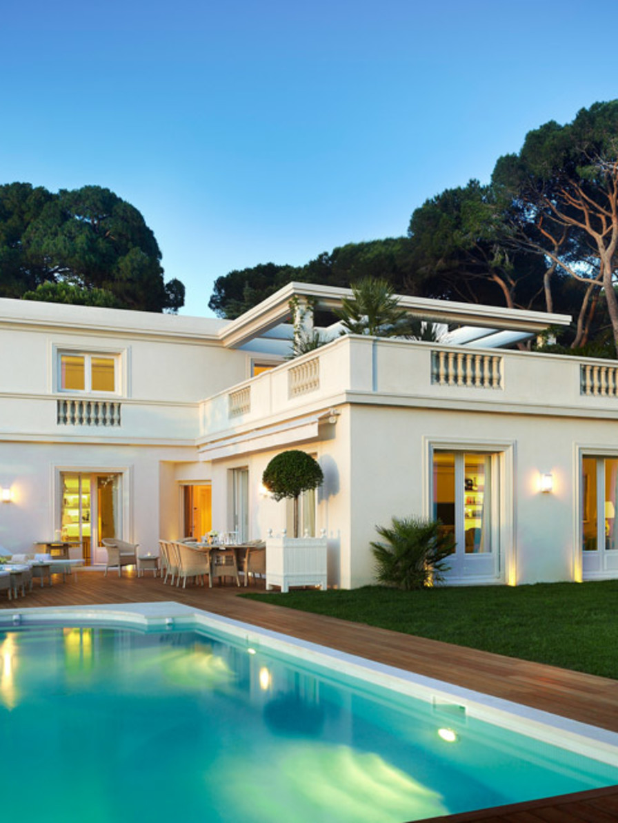 HDC - Villa Eleana by night